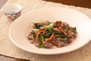 牛肉とクレソンのソテー